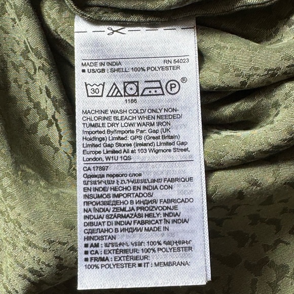 Banana Republic Utility Dillon Classic Fit with Roll Tab blouse - Picture 6 of 8